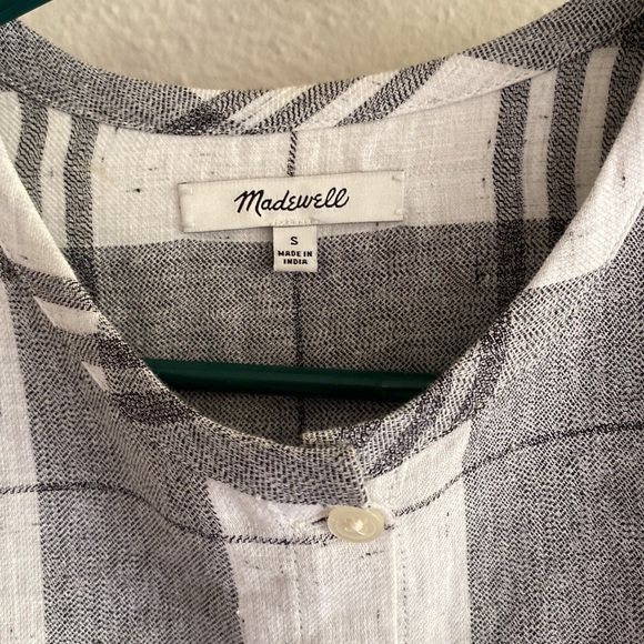 Great plaid button down top - Picture 3 of 5